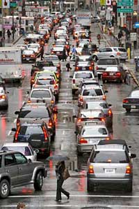 vehicle congestion on battery street in san francisco